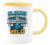 quotedazur - Mug Humour Ne Sous-estimez Jamais Un Septuagénaire À Vélo, Fier Et Passionné Idée Cadeau Originale Tasse Idéale Pour Cycliste