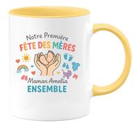 quotedazur - Mug Humour Notre Première Fête Des Mères Avec Maman Amelia Ensemble Cadeau Original Tasse En Édition Limitée