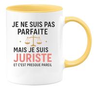 quotedazur - Mug Humour Pas Parfaite Mais Juriste, C'est Presque Pareil Fierté Féminine Cadeau Original Tasse Pour Femme Et Motivation