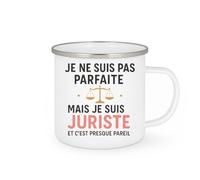 quotedazur - Mug Humour Pas Parfaite Mais Juriste, C'est Presque Pareil Fierté Féminine Cadeau Original Tasse Pour Femme Et Motivation