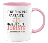 quotedazur - Mug Humour Pas Parfaite Mais Juriste, C'est Presque Pareil Fierté Féminine Cadeau Original Tasse Pour Femme Et Motivation