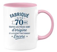 quotedazur - Mug Humour Personnalisé Fabriqué Il Y A 70 Ans Toutes Les Pieces Sont D'origine Et La Plupart Fonctionnent Encore - Rose/Céramique