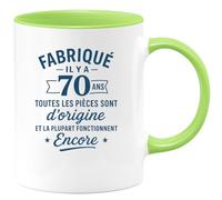 quotedazur - Mug Humour Personnalisé Fabriqué Il Y A 70 Ans Toutes Les Pieces Sont D'origine Et La Plupart Fonctionnent Encore - Vert/Céramique