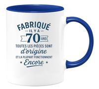 quotedazur - Mug Humour Personnalisé Fabriqué Il Y A 70 Ans Toutes Les Pieces Sont D'origine Et La Plupart Fonctionnent Encore - Bleu/Céramique