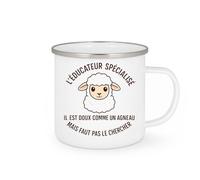 quotedazur - Mug Humour Personnalisé L'éducateur Spécialisé Il Est Doux Comme Un Agneau Mais Faut Pas Le Chercher - Blanc/Emaillé