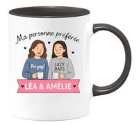 quotedazur - Mug Humour Personnalisé Ma Personne Préférée Léa & Amélie Fri-yay Lazy Days - Noir/Céramique