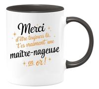 quotedazur - Mug Humour Personnalisé Merci D'être Toujours Là T'es Vraiment Une Maître-Nageuse En Or - Noir/Céramique