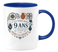 quotedazur - Mug Humour Personnalisé Noces De Faïence - Je Suis Marié Depuis 9 ans Et Je Tiens Toujours Le Coup Merci La Faïence - Cadeau Drôle Tasse 9 Ans De Mariage - Bleu/Céramique