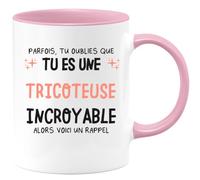 quotedazur - Mug Humour Personnalisé Parfois Tu Oublies Que Tu Es Une Tricoteuse Incroyable Alors Voici Un Rappel - Rose/Céramique