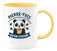 quotedazur - Mug Humour Pierre-Yves A Un Grain, C’Est Pour Ça Qu’On L’Adore - Idée Cadeau Originale Tasse Humoristique Pour Hommes