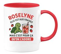 quotedazur - Mug Humour Roselyne Elle Est Aux Fraises Mais C'est Pour Ca Qu'on L'adore Cadeau Original Tasse