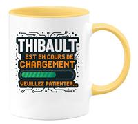 quotedazur - Mug Humour Thibault En Cours De Chargement, Patience Requise Pour Votre Tasse Personnalisée - Cadeau Original Tasse Personnalisée Homme Humour Fonctionnel