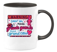 quotedazur - Mug Humour Warning : sœur en mode grande gueule mais grand cœur - Cadeau Soeur Femme
