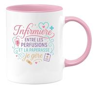 quotedazur - Mug Infirmière : entre les perfusions et la paperasse, je gère - Tasse Cadeau Infirmière Femme - Rose/Céramique