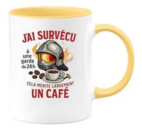 quotedazur - Mug j'ai survécu à une garde de 24h, cela mérite largement un café - Tasse Cadeau Pompier Femme - Jaune/Céramique