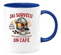 quotedazur - Mug j'ai survécu à une garde de 24h, cela mérite largement un café - Tasse Cadeau Pompier Femme - Bleu/Céramique