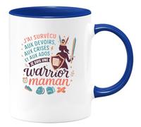 quotedazur - Mug J'ai survécu aux devoirs, aux crises et aux ados : je suis une warrior maman - Tasse Cadeau Maman Femme - Bleu/Céramique