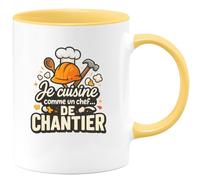 quotedazur - Mug Je cuisine comme un chef... de chantier - Tasse Cadeau Humour Homme - Jaune/Céramique