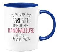 quotedazur - Mug Je Ne Suis Pas Parfaite Mais Handballeuse Et C'est Presque Pareil Bleu/Céramique