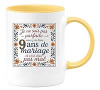 quotedazur - Mug je ne suis pas parfaite mais j'ai tenu 9 ans de mariage et c'est déjà pas mal - Tasse Cadeau Noces de Faïence Femme - Jaune/Céramique