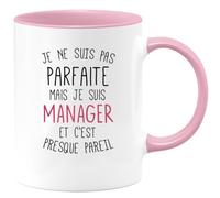 quotedazur - Mug Je Ne Suis Pas Parfaite Mais Manager Et C'est Presque Pareil Rose/Céramique