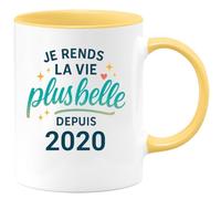 quotedazur - Mug Je rends la vie plus belle depuis 2020 - Tasse Cadeau 5 ans Femme - Jaune/Céramique