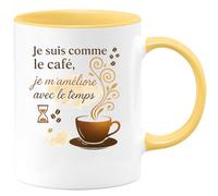 quotedazur - Mug Je suis comme le café, je m'améliore avec le temps - Tasse Cadeau Anniversaire Femme - Jaune/Céramique