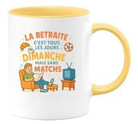quotedazur - Mug La retraite c'est tous les jours dimanche mais sans matchs - Tasse Cadeau Humour Homme - Jaune/Céramique
