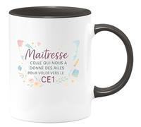 quotedazur - Mug Maîtresse : celle qui nous a donné des ailes pour voler vers le CE1 - Tasse Cadeau Maîtresse Femme - Noir/Céramique