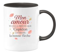 quotedazur - Mug Mon amour, tu es la preuve que Cupidon a parfois la bonne flèche - Tasse Cadeau Amour, Saint-Valentin, Couple Homme - Noir/Céramique