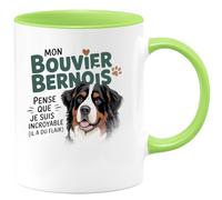 quotedazur - Mug Mon bouvier bernois pense que je suis incroyable (il a du flair) - Tasse Cadeau Bouvier Bernois Femme - Vert/Céramique
