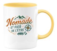 quotedazur - Mug Nomade et fier de l'être - Tasse Cadeau Vanlife - Jaune/Céramique