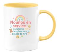 quotedazur - Mug Nounou en service : transforme les pleurs en éclats de rire - Tasse Cadeau Nounou Femme - Jaune/Céramique