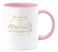 quotedazur - Mug Nouvelle ville, même Patronne d'exception - Tasse Cadeau Patronne Femme - Rose/Céramique