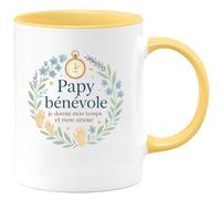 quotedazur - Mug Papy bénévole : je donne mon temps et mon amour - Tasse Cadeau Papy Homme - Jaune/Céramique