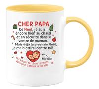 quotedazur - Mug Personnalisé Cher Papa, Ce Noël Je Suis Encore Au Chaud Dans Le Ventre De Maman, Bisous Et Amour Bébé. Cadeau, Tasse Tendre Pour - Jaune/Céramique