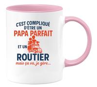 quotedazur - Mug Personnalisé Humour Difficile D’Être Un Papa Parfait Et Routier À La Fois, Mais Je Gère Avec Idée Cadeau Originale Tasse Pour - Rose/Céramique