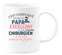 quotedazur - Mug Personnalisé Humour Difficile D'Être Un Papa Parfait Et Chirurgien, Mais Je Gère Avec Idée Cadeau Original Tasse Parfaite Pour Noël Futur Anniversaire Fête Des Pères - Blanc/Céramique