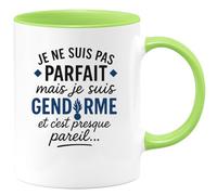 quotedazur - Mug Personnalisé Humour Je Ne Suis Pas Parfait, Mais Gendarme, C'Est Presque Pareil... Cadeau Noël Original Tasse Spécial Homme - Vert/Céramique