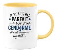 quotedazur - Mug Personnalisé Humour Je Ne Suis Pas Parfait, Mais Gendarme, C'Est Presque Pareil... Cadeau Noël Original Tasse Spécial Homme - Jaune/Céramique