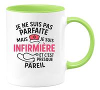 quotedazur - Mug Personnalisé Humour Je Ne Suis Pas Parfaite Mais Infirmière, C’Est Presque Pareil Idée Cadeau Femme Originale Tasse Pour Tous Les Jours - Vert/Céramique