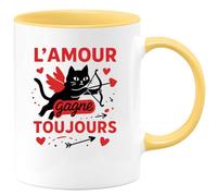 quotedazur - Mug Personnalisé Humour L'Amour Triomphe Toujours Avec Force Et Passion Idée Cadeau Original Parfaite Tasse Unique Pour Noël Tous Les Amoureux Du Style Élégant - Jaune/Céramique