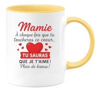quotedazur - Mug Personnalisé Humour Mamie, Chaque Fois Que Tu Touches Ce Coeur, Sache Je T'Aime Plein De Bisous Un Cadeau Original Tasse Idéal Pour Grand-Mère, À Offrir Avec Amour - Jaune/Céramique