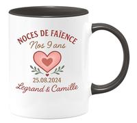 quotedazur - Mug Personnalisé Humour Noces De Faïence 9 Ans, 25/08/2024 Cadeau Original Pour Noël Legrand Camille Tasse Anniversaire - Noir/Céramique