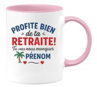 quotedazur - Mug Personnalisé Humour Profite Bien De Ta Retraite Tu Vas Nous Manquer Cadeau Original Idéal Tasse Pour Noël Fête Départ À La Souvenir Inoubliable - Rose/Céramique