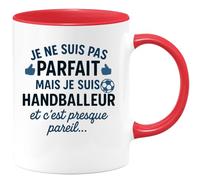 quotedazur - Mug Personnalisé Je Ne Suis Pas Parfait, Mais Handballeur, C'Est Presque Pareil Cadeau Pour Noël Avec Tasse Et Message - Rouge/Céramique