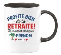 quotedazur - Mug Personnalisé Profite Bien De Ta Retraite Tu Vas Nous Manquer Cadeau Tasse Pour Noël Fête Départ À La Souvenir Inoubliable - Noir/Céramique