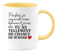 quotedazur - Mug Personnalisé Regarde Mon Homme, Je Me Dis Tu As Tellement De Chance M'Avoir Cadeau Pour Noël Tasse Et Pleine Tendresse - Jaune/Céramique
