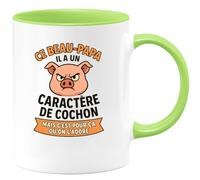 quotedazur - Mug Personnalisé Tasse Cadeau Ce Beau-Papa Il A Un Caractère De Cochon Mais C'Est Pour Noël Ça Qu'On L'Adore - Vert/Céramique
