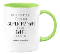 quotedazur - Mug Personnalisé Tasse Cadeau Noël Original C'Est Compliqué D'Être Une Super Maman Et Cadre A La Fois Mais Je Gère Future Anniversaire Fête Des Mères Annonce Naissance - Vert/Céramique